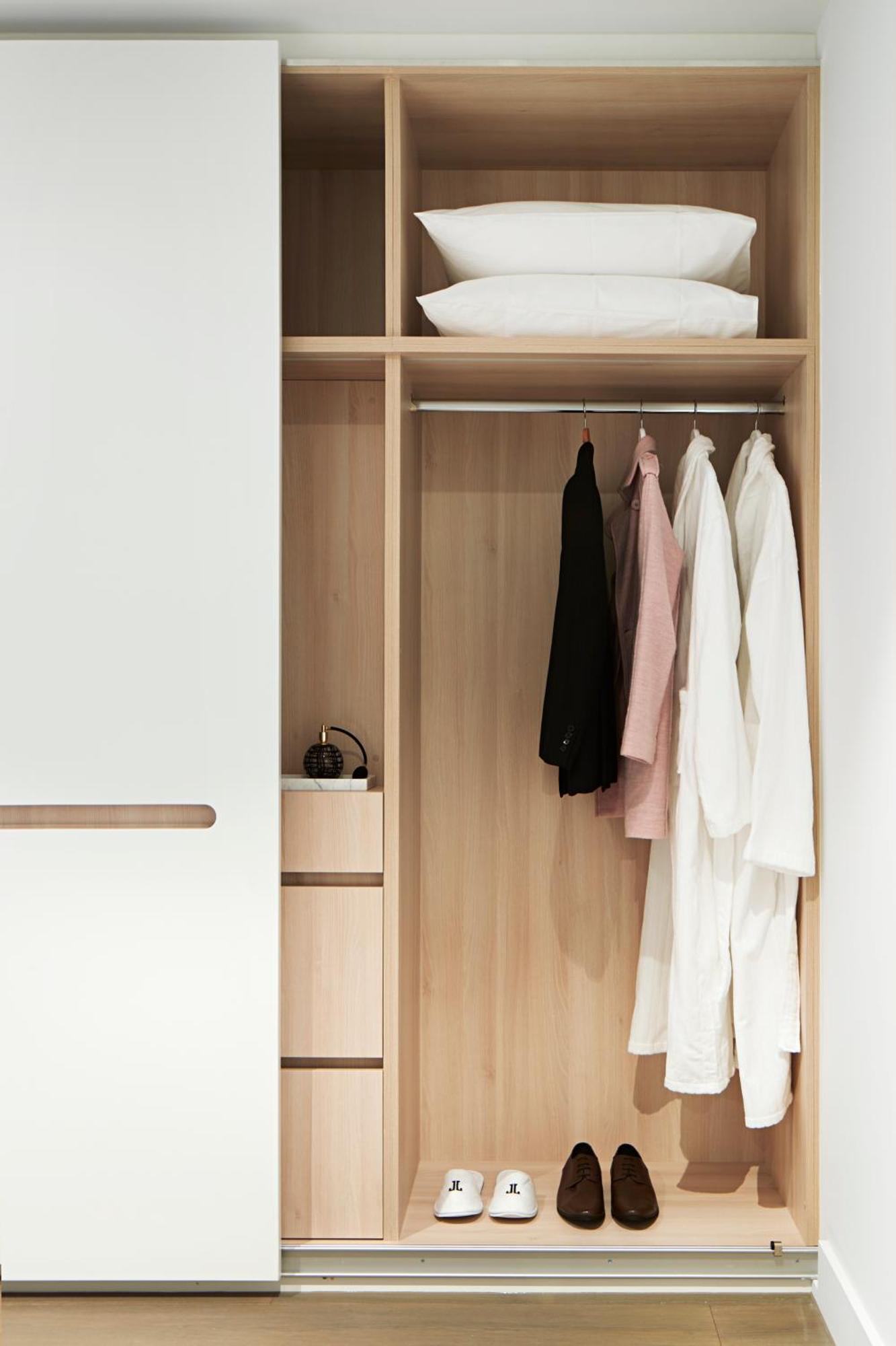 Tyrian Albert Park Lake Ville de Ville de Melbourne Extérieur photo A wardrobe