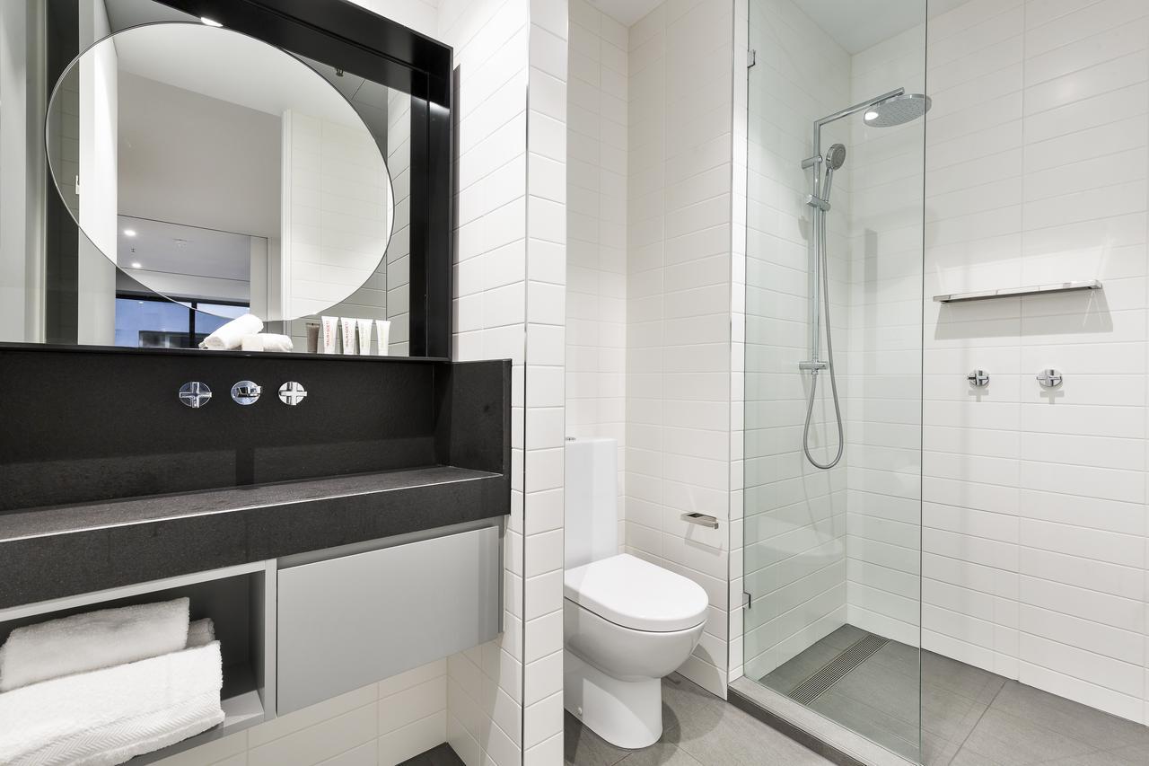 Tyrian Albert Park Lake Ville de Ville de Melbourne Extérieur photo A modern bathroom