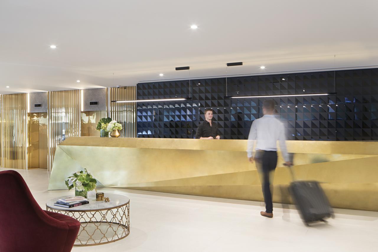 Tyrian Albert Park Lake Ville de Ville de Melbourne Extérieur photo The hotel's lobby